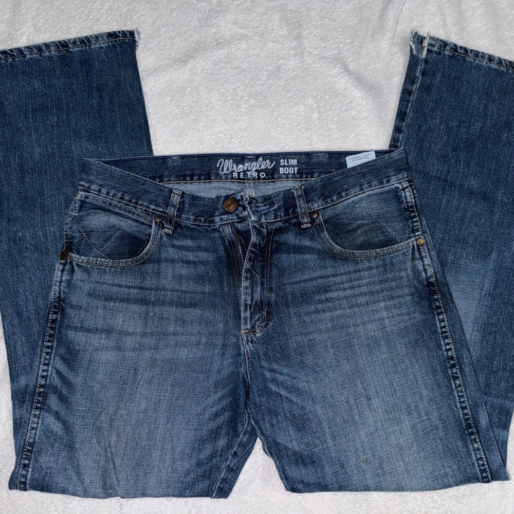 Wrangler Relaxed Blue Jeans with Authentic Fading